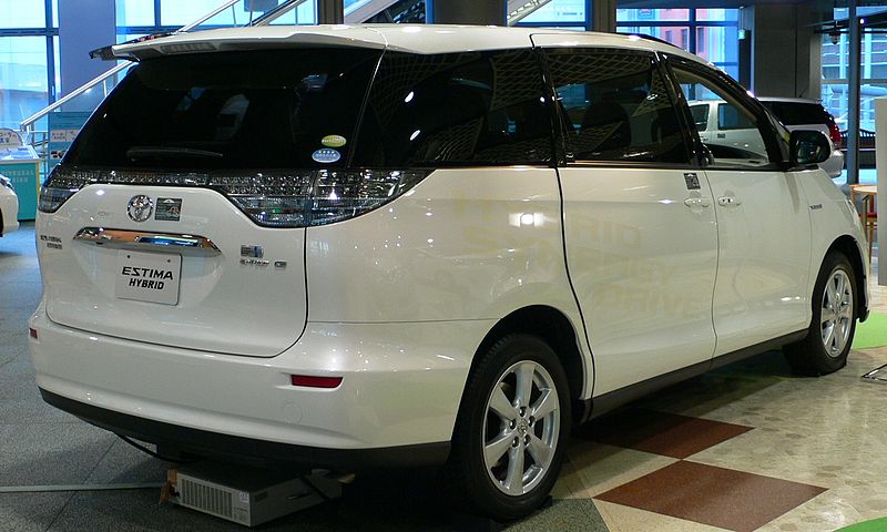 800px-Toyota_Estima_hybrid_02.jpg