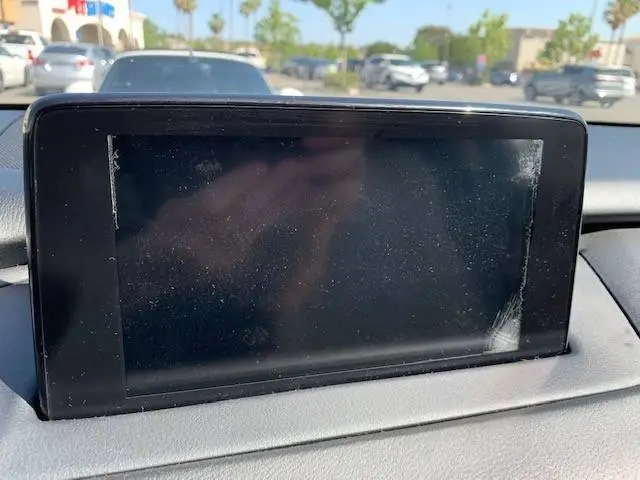 cracckedscreen3.jpg