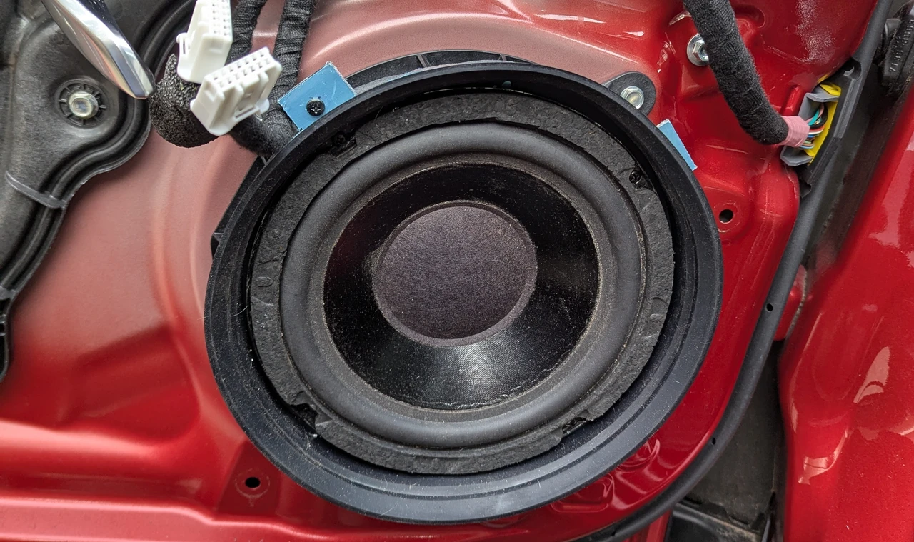 Front speakers.webp
