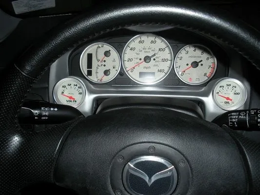 gajsurrnd_av.webp
