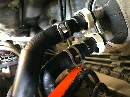IMG_0552 New Heater Hoses Position Hose Clamps for Ease of Access LoRes2.webp