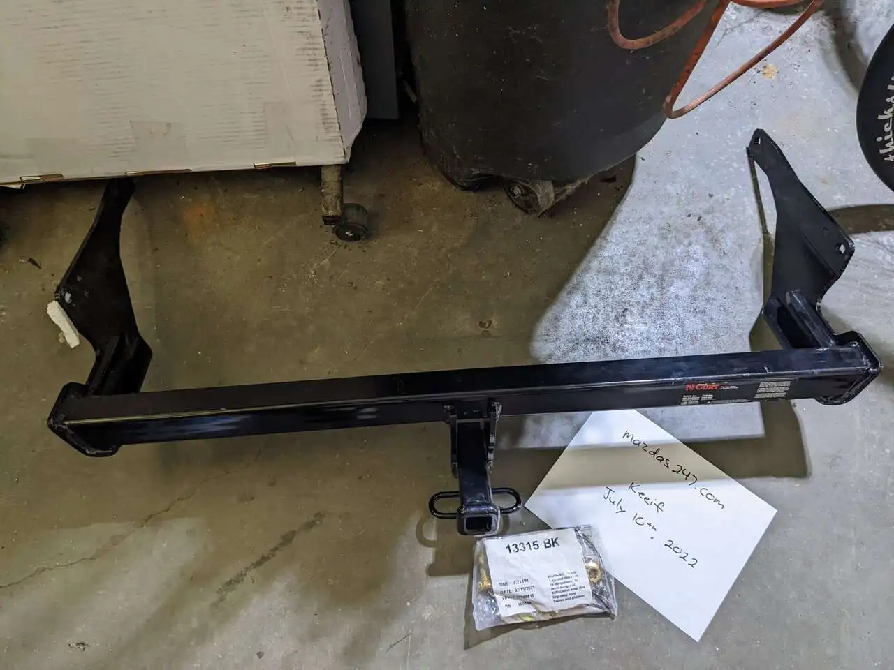 CURT Class 2 Trailer Hitch 1 1/4" Receiver ***SOLD***