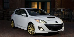WHITE MS3 - GOLD AND BLACK LUGS.webp