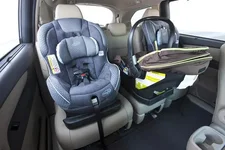 2011_Honda_Odyssey_AutoGuide_3_seats_across.webp