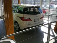 2012_Mazda5_at_Dealer_Feb_2011_2.webp