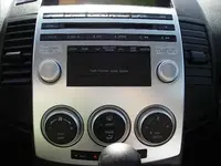 2006_mazda5_ac_controls.webp