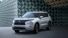 2022-mitsubishi-outlander-exterior (1).webp