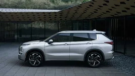 2022-mitsubishi-outlander-exterior.webp