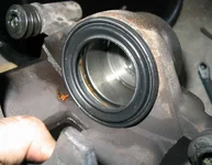20 The Wrong Way - Dust Seal Without The Piston.webp