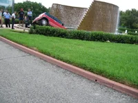 Car in fountain 002.webp
