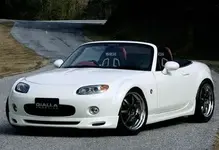 roadster_200602.webp