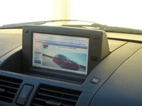 monitor con laptop mas chico.webp