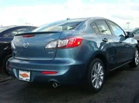 2010_mazda3s_shark_fin_antenna.webp