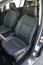 ag_08mazda5_frtseat.webp