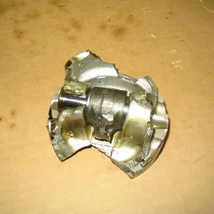 trashed_piston1_low.jpg