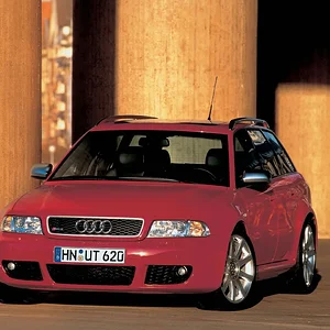 Audi-RS4-008.webp