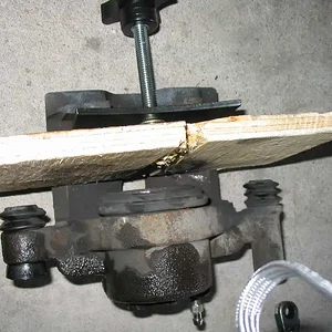 10 Spreader and Wood To Catch Piston.webp