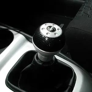 MOMO_Knob_Close.jpg