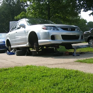 Rearstrutbarinstall 001.webp