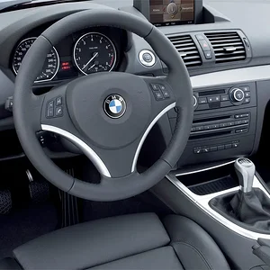 bmw135i08_int2.webp