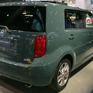 112_2007_chicago_auto_show_10z+2008_scion_xb+rear_three_quarter_view.webp