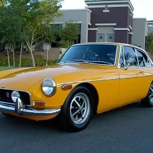 1971_MGB_GT_Hardtop_Front_1.webp