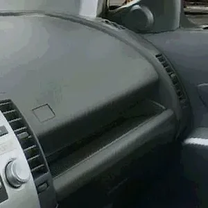 2007_Mazda5_Glove_Europe_right_hand.jpg