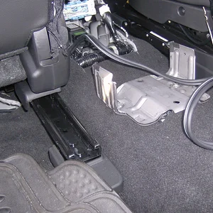 CX-7 DVD Headrests 024.jpg