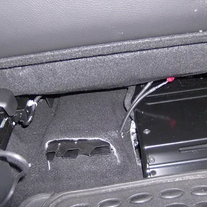 CX-7 DVD Headrests 025.jpg