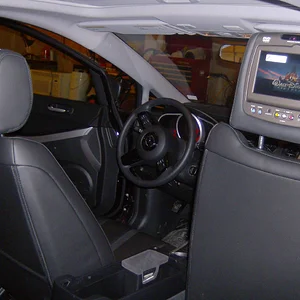 CX-7 DVD Headrests 030.jpg