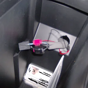 CX-7 DVD Headrests 026.jpg