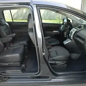 Mazda5_b_s.jpg