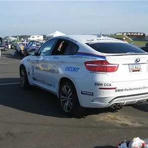 njmotorsportspark_may_06_2010_07_bmwx6_640_480.jpg