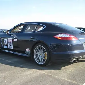 njmotorsportspark_may_06_2010_31_panamera_640_480.jpg
