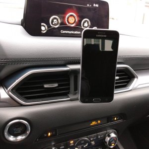 Magnetic Car Phone Holder 2.jpg