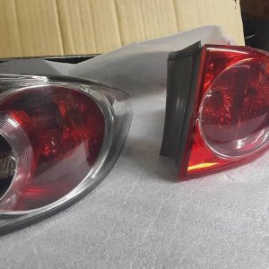 Mazda-6-wagon-corner-tail-lights-JDM-vs-USDM-turn-indicator-difference.jpg