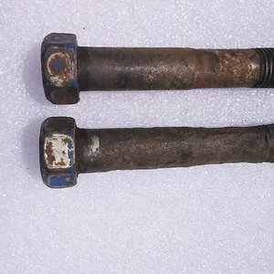 2003P5 LCA Bolt Corrosion3.jpg