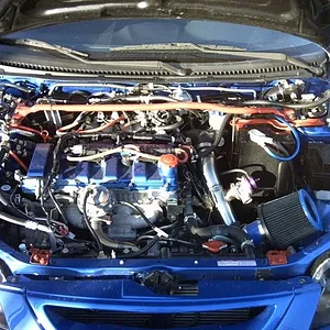 Engine_Bay_New_05MAY04.jpg