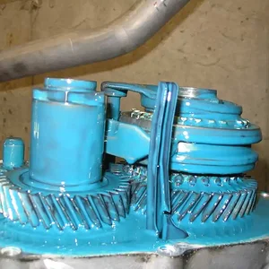 rev gears close 2.webp