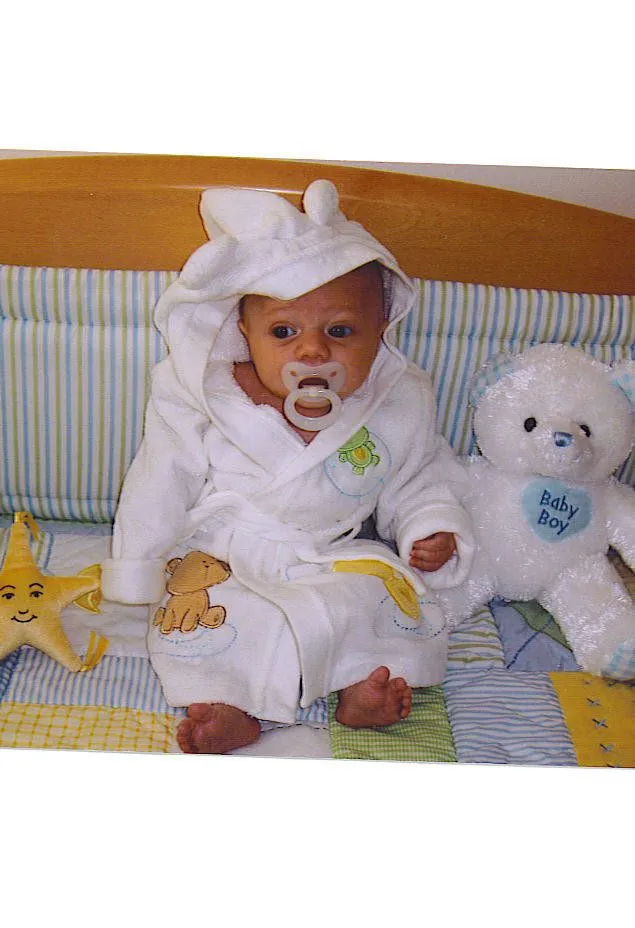 000_vinnybathrobe.webp