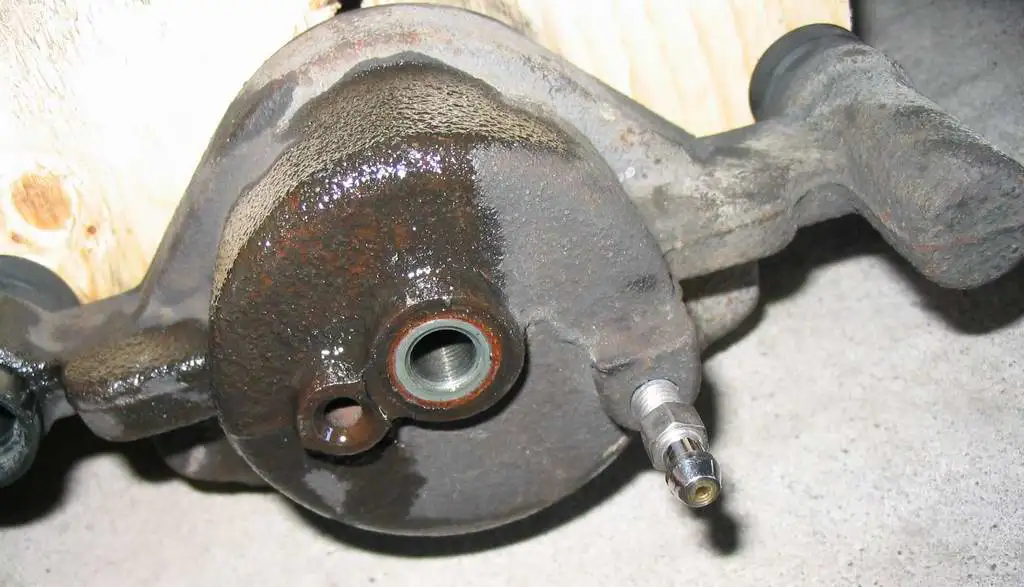 09 Rear Of Front Caliper Ready To Be Blown.webp