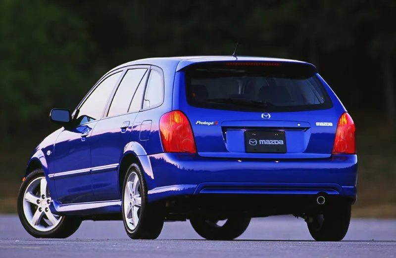 2003 laser blue p5 - 2 edited taillights.jpg