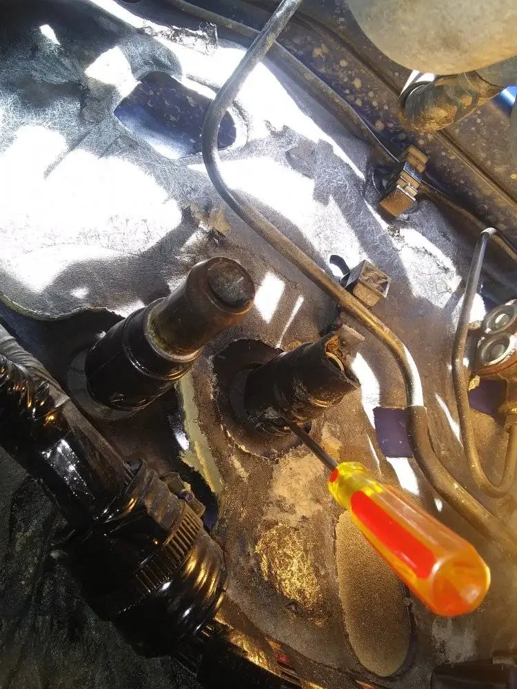 2003P5 Heater Core Hose Connections3 - Break Inner Cage Clips.jpg