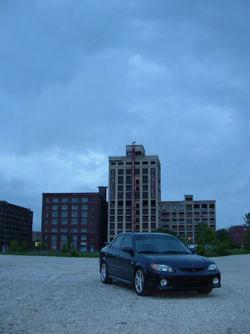 2004_0609milt0009.webp