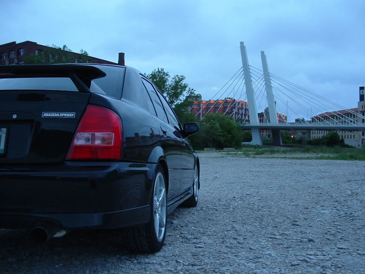 2004_0609milt0012.webp