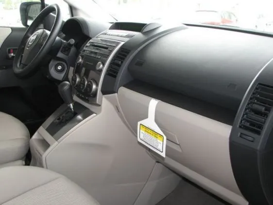 2008_Mazda5_Sport_Pop_Package_White_6.JPG