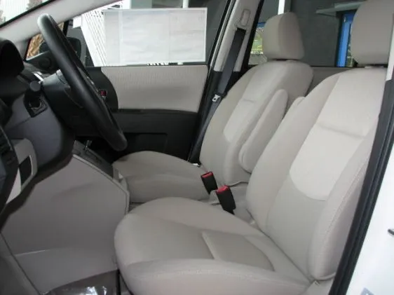 2008_Mazda5_Sport_Pop_Package_White_7.JPG