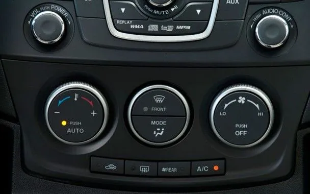 2012_mazda5_ac_controls.jpeg