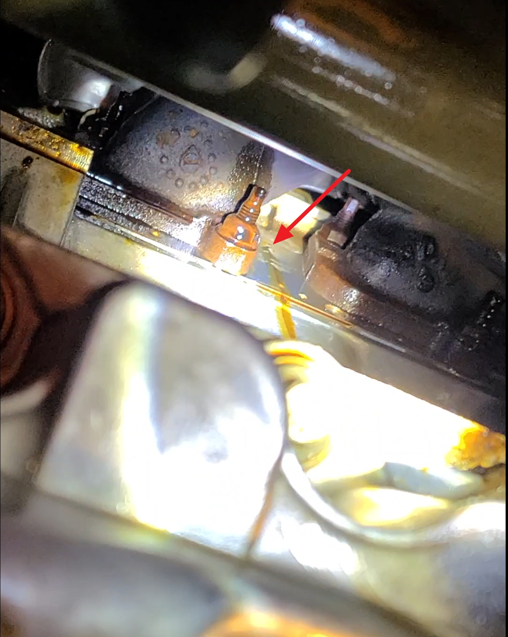 2015-01-13 oil leak.webp