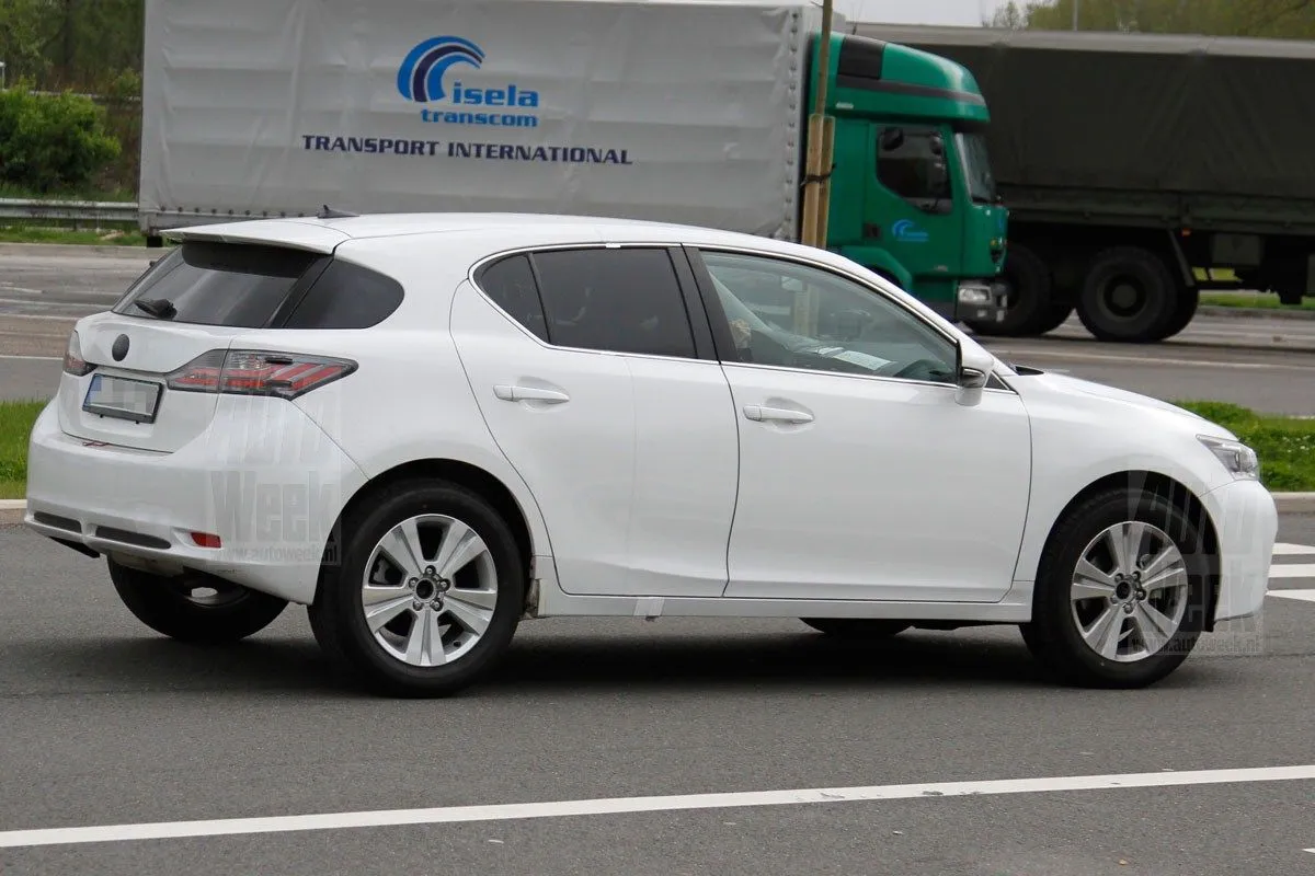 2015-Lexus-NX-36.jpg